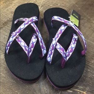 Olowahu purple Teva Flip Flops
